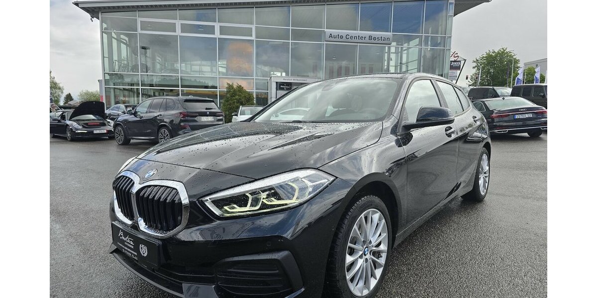 BMW 118i ADVANTAGE/VIRTUAL/NAVI//SITZHEIZUNG/1.HAND 28.344 km 24.900 &euro; Villingen-Schwenningen 78054