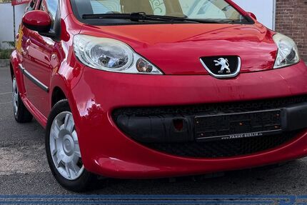 Peugeot 107 140.497 km 2.350 &euro; Berlin - Pankow 13187