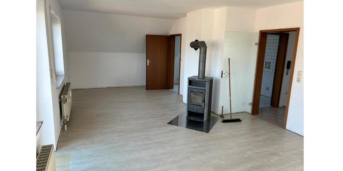 Dachgeschoßwohnung Friedewald - 4 Zimmer, 105 m&sup2;, 955&euro; | Angebot:25162662