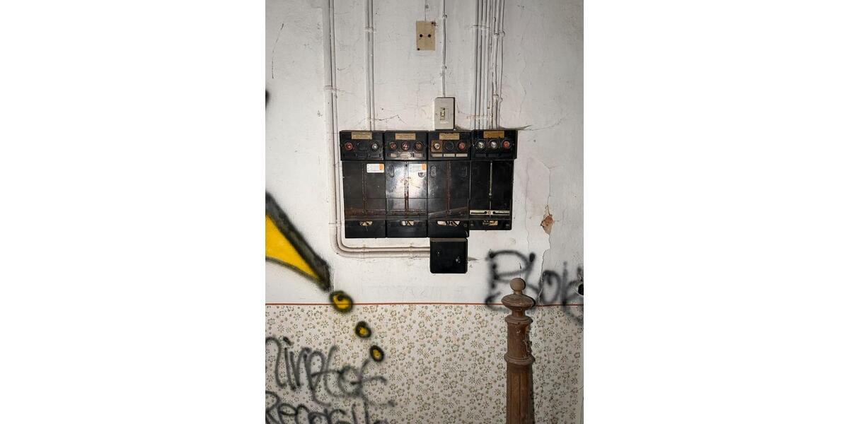 Mehrfamilienhaus, Wohnhaus Meerane - 11 Zimmer, 222 m&sup2;, 666&euro; | Angebot:25798672