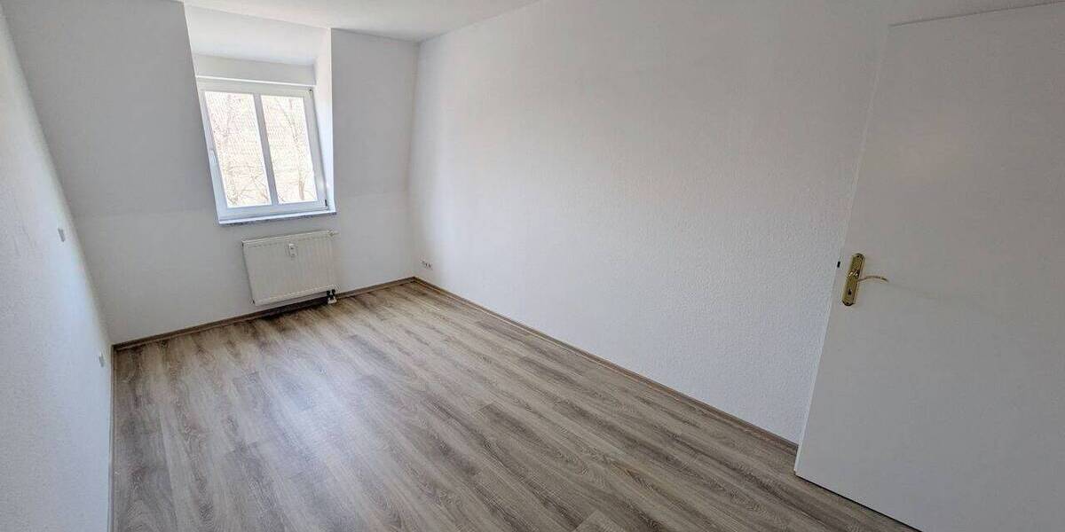 Etagenwohnung Zwickau Pölbitz - 2 Zimmer, 46 m&sup2;, 280&euro; | Angebot:26159702