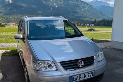 VW Touran 142.000 km 2.299 &euro; Krün 82494