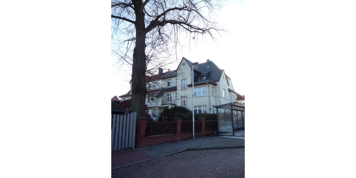 Haus zum Kaufen in Crimmitschau 295.000 € 373 m² 11 zimmer