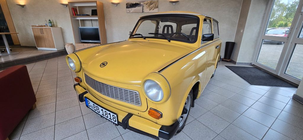 Trabant 601 52.288 km 3.980 &euro; Berlin 12555