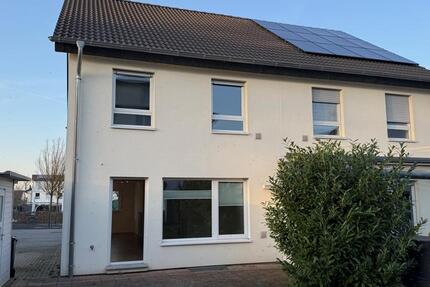 Haus Sankt Augustin - 4 Zimmer, 125 m&sup2;, 1.420&euro; | Angebot:25393865