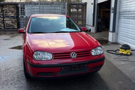VW Golf 190.000 km 1.699 &euro; Schramberg-Sulgen 78713