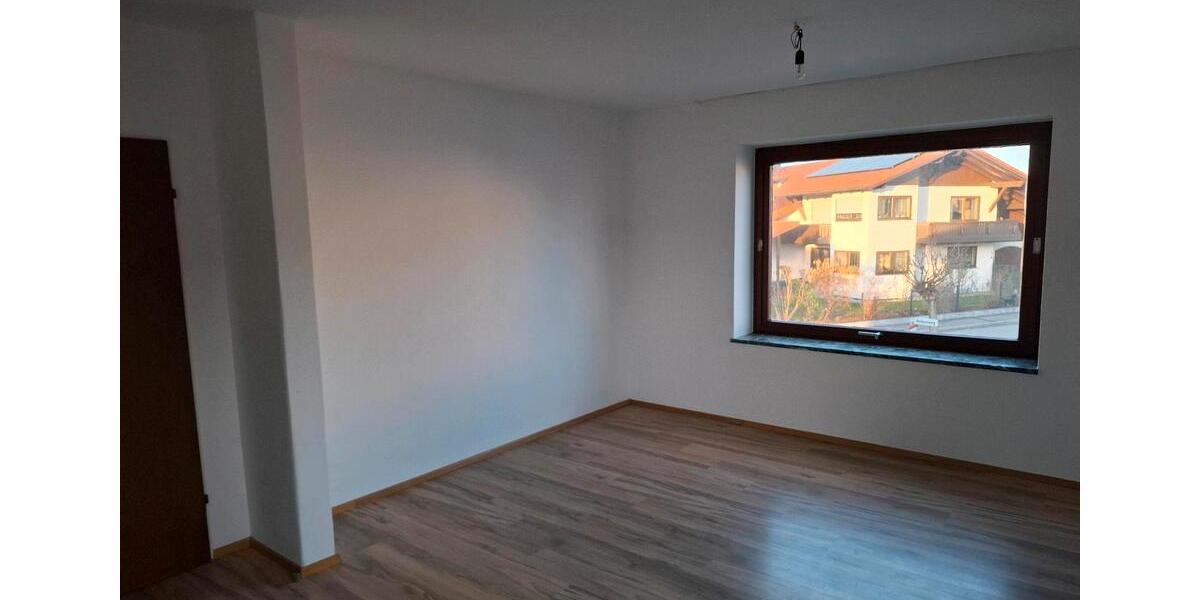 Etagenwohnung Landau an der Isar - 3 Zimmer, 86 m&sup2;, 900&euro; | Angebot:25632221