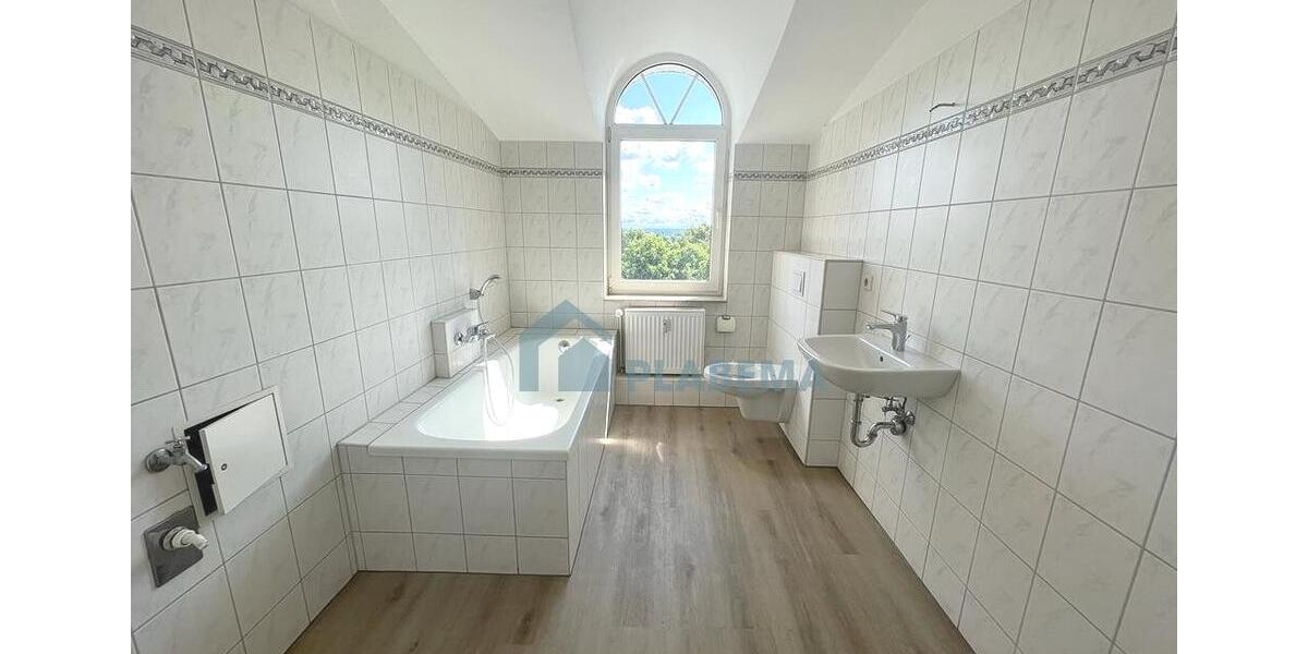 Dachgeschoßwohnung Schwerin - 4 Zimmer, 105 m&sup2;, 1.417&euro; | Angebot:26645278
