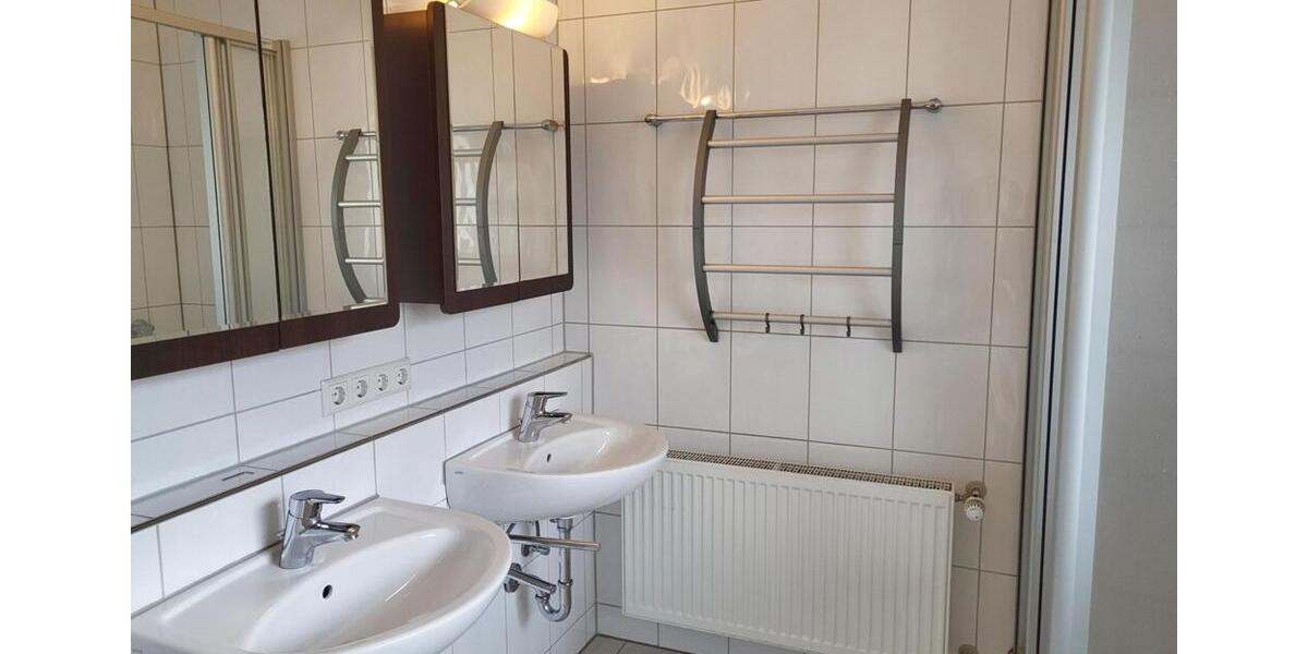 Reihenhaus Neckarwestheim - 4.5 Zimmer, 130 m&sup2;, 1.300&euro; | Angebot:26533669
