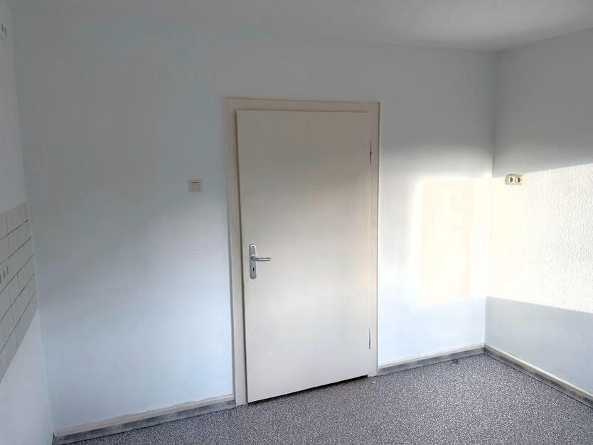 Saarbrücken-Burbach | 4ZKB | 90 m² | 2. OG | Keller | ab sofort | zimmer
