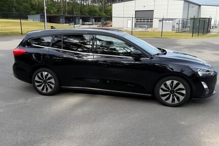 Ford Focus 82.000 km 12.299 &euro; Uelsen 49843