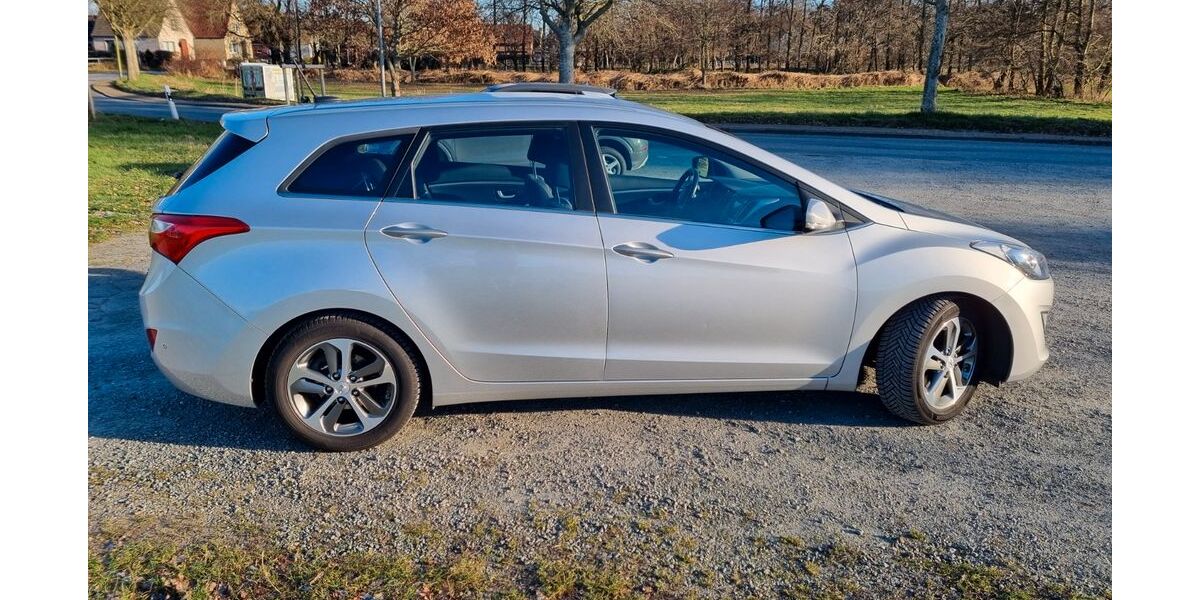 Hyundai i30 128.000 km 7.500 &euro; Cuxhaven 27474