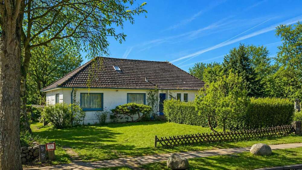 Einfamilienhaus Wyk - 8 Zimmer, 215 m&sup2;, 630.000&euro; | Angebot:26316145