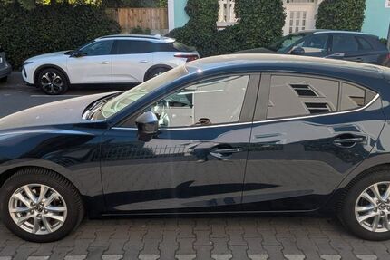 Mazda 3 122.420 km 10.950 &euro; Frankfurt 60320