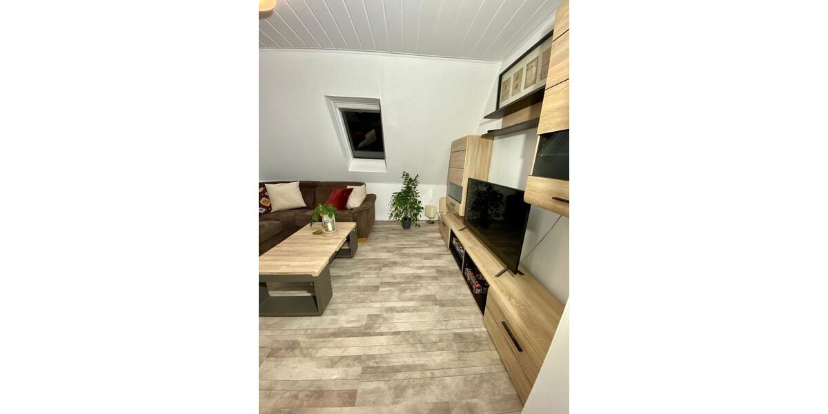 Dachgeschoßwohnung Wesselburen - 3 Zimmer, 70 m&sup2;, 870&euro; | Angebot:25367906