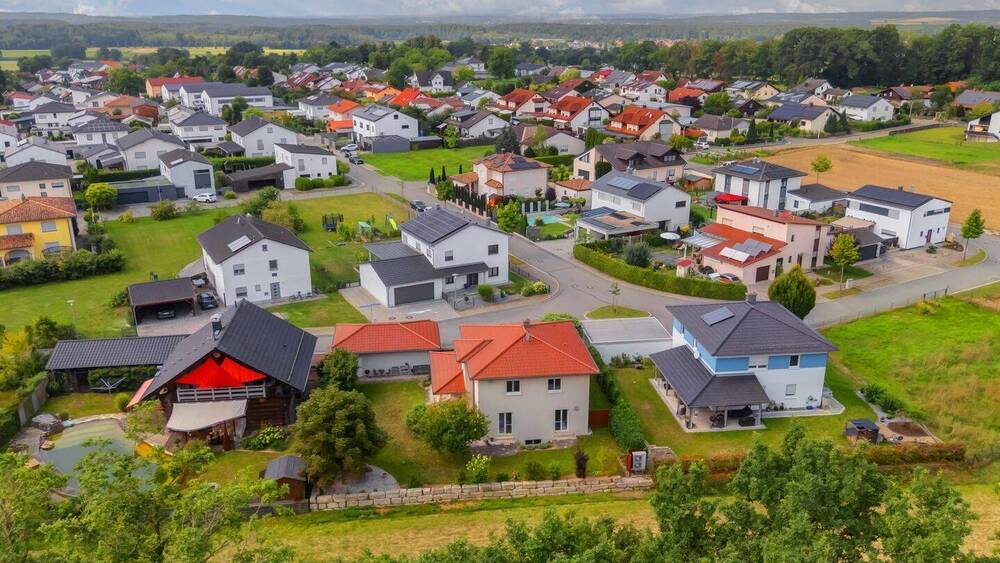 Perfekt für Familien in ruhiger Ortsrandlage! Großzügiges Einfamilienhaus mit moderner Ausstattung! 6 zimmer