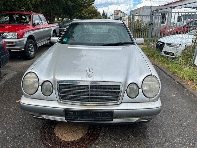 E 200