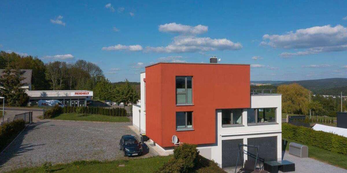 Luxuriöse und moderne Bauhausvilla als Praxis oder Bürohaus - Gewerbeobjekt Schneeberg | Angebot:26001542