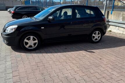 Kia Rio 98.000 km 3.190 &euro; Berlin 10827