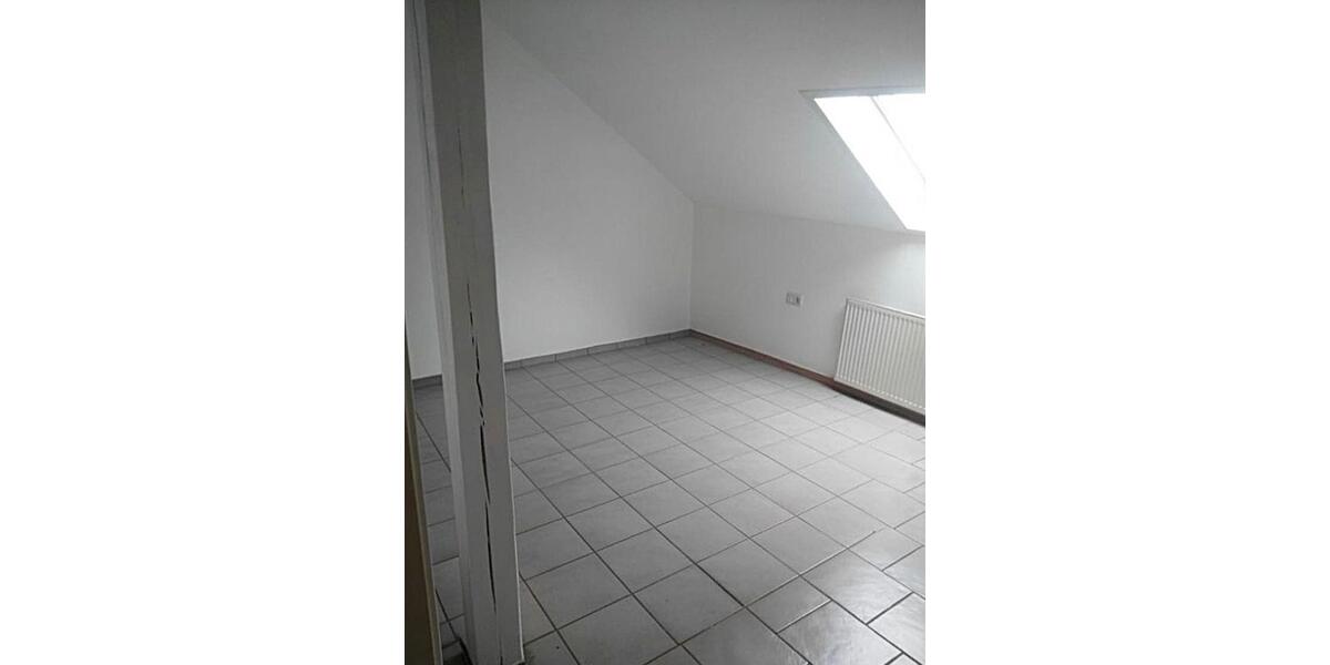 Dachgeschoßwohnung Aachen Aachen-Mitte - 5 Zimmer, 130 m&sup2;, 1.100&euro; | Angebot:25179103