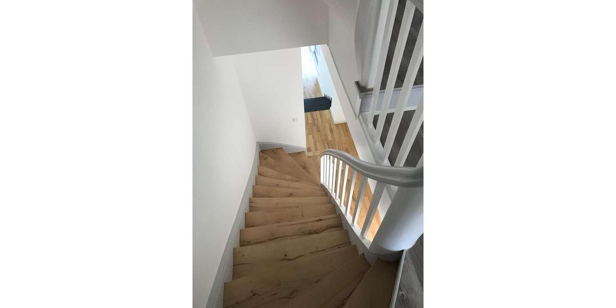 Doppelhaushälfte Bad Soden am Taunus - 6 Zimmer, 160 m&sup2;, 3.350&euro; | Angebot:24831805