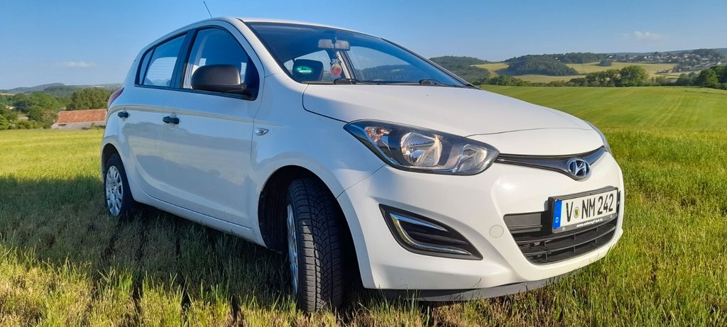 Hyundai i20 98.300 km 4.450 &euro; Oelsnitz 08606