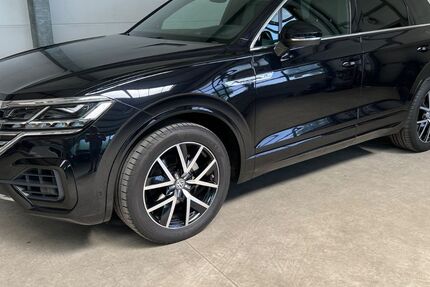 VW Touareg 136.505 km 36.880 &euro; Stuhr 28816
