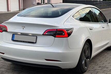 Tesla Model 3 131.656 km 24.650 &euro; Fritzlar 34560