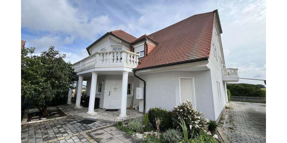 Etagenwohnung Cadolzburg - 2 Zimmer, 94 m&sup2;, 199.000&euro; | Angebot:26858318