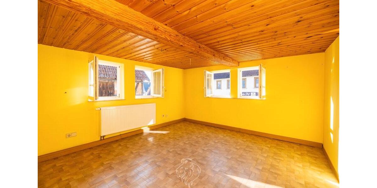 Einfamilienhaus Bad Königshofen im Grabfeld - 7 Zimmer, 140 m&sup2;, 158.000&euro; | Angebot:26038920