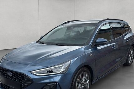Ford Focus 13.543 km 22.950 &euro; Frankfurt 60386