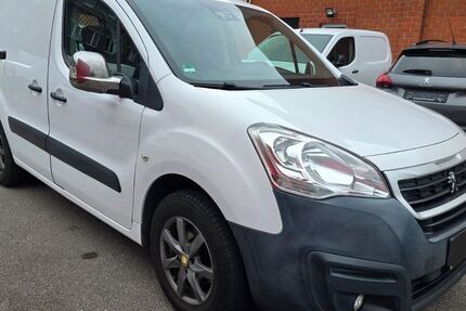 Peugeot Partner 221.933 km 5.890 € Recklinghausen 45661