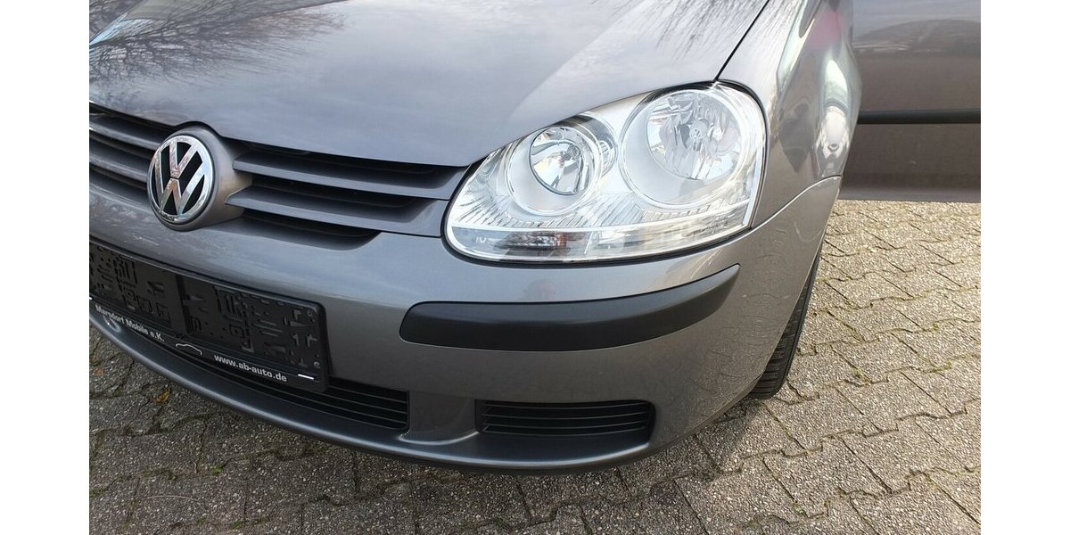 VW Golf TRENDLINE KLIMAAUTOMATIK 5-TÜRIG 132.115 km 4.904 &euro; Köln 50858