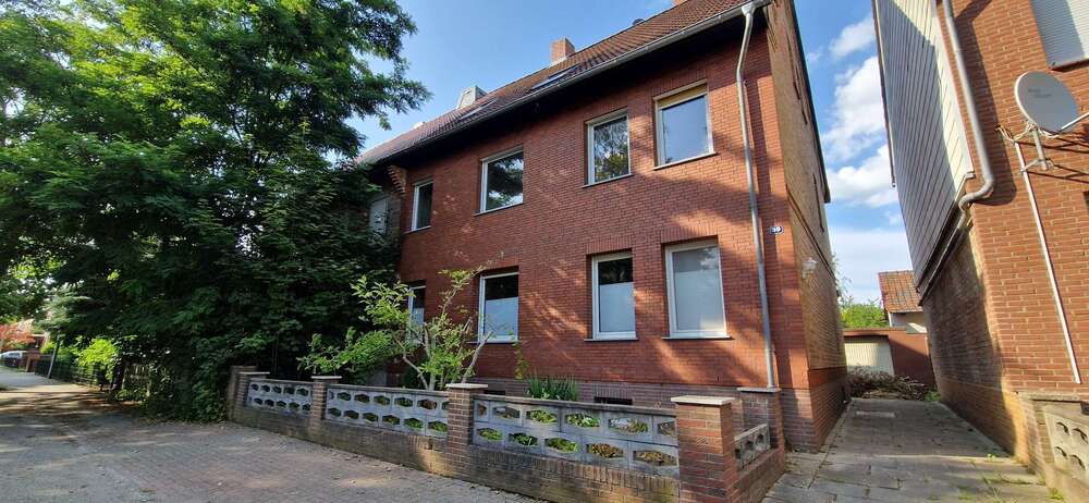 Einfamilienhaus Büddenstedt Büddenstedt - 10 Zimmer, 202 m&sup2;, 74.000&euro; | Angebot:27082317