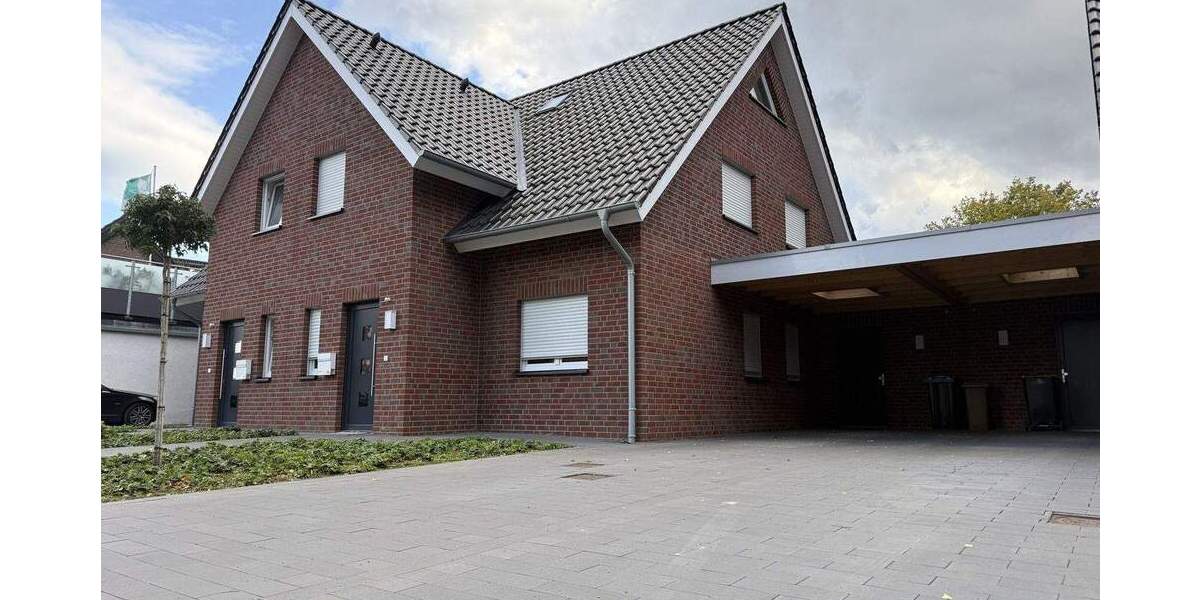 IMMOBILIEN GUMNIOR präsentiert: neuwertige Doppelhaushälfte in Emsbüren mit Garten und Carport 4 zimmer