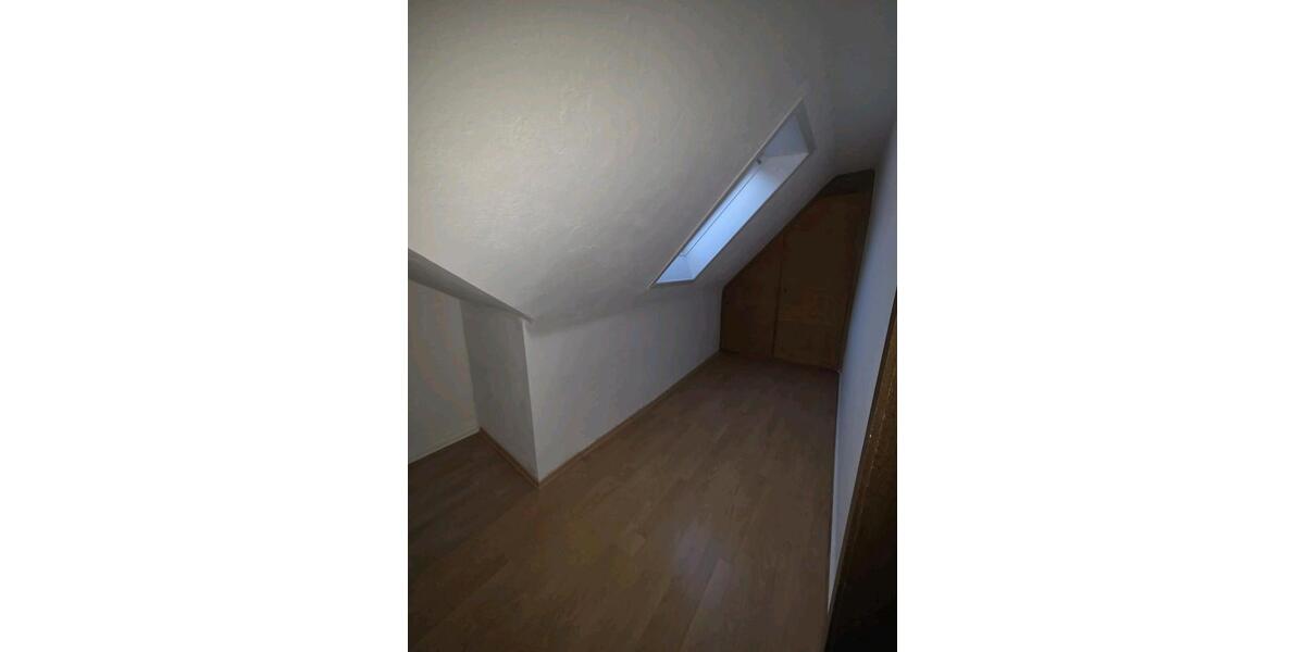 Dachgeschoßwohnung Aerzen - 3 Zimmer, 88 m&sup2;, 599&euro; | Angebot:26248077