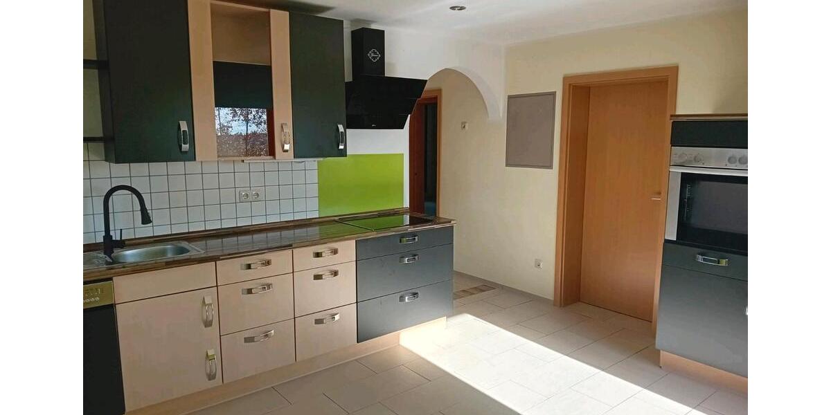 Erdgeschoßwohnung Stulln - 6 Zimmer, 138 m&sup2;, 299.000&euro; | Angebot:23736068