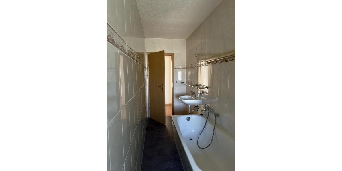 Etagenwohnung Greiz - 3 Zimmer, 66 m&sup2;, 380&euro; | Angebot:26394663