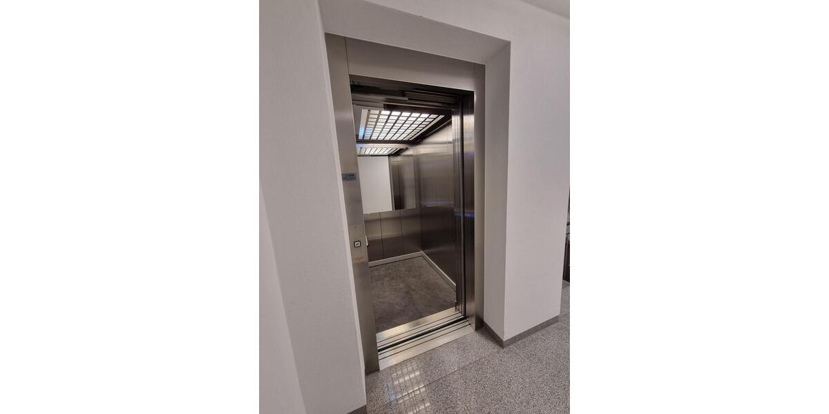 Dachgeschoßwohnung Grafing bei München - 3 Zimmer, 96 m&sup2;, 1.780&euro; | Angebot:25892294