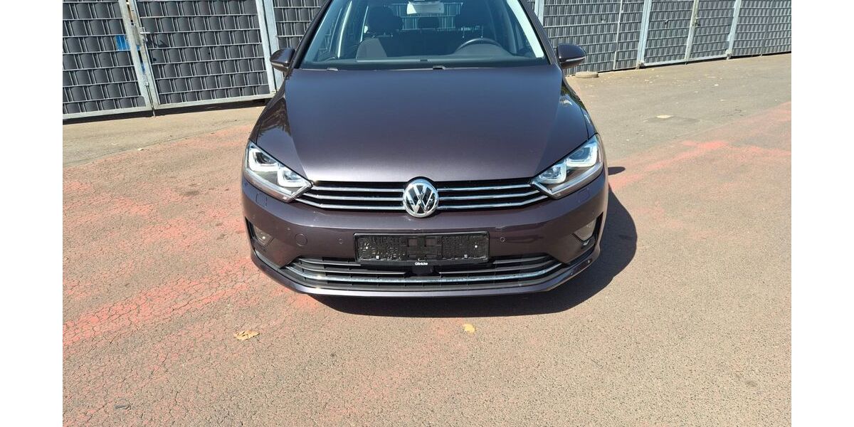 VW Golf Sportsvan 118.000 km 9.999 &euro; Scheden 37127