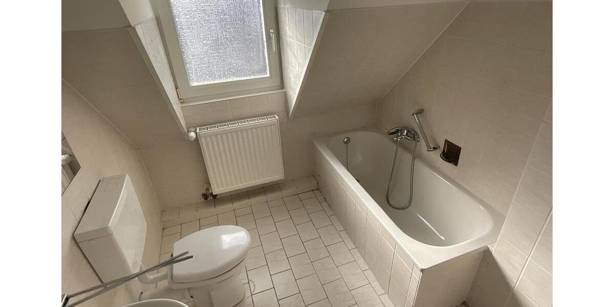 Dachgeschoßwohnung Wilhelmshaven - 3 Zimmer, 55 m&sup2;, 399&euro; | Angebot:26561455