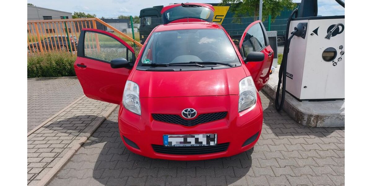 Toyota Yaris 93.000 km 4.500 &euro; Grünberg 35305
