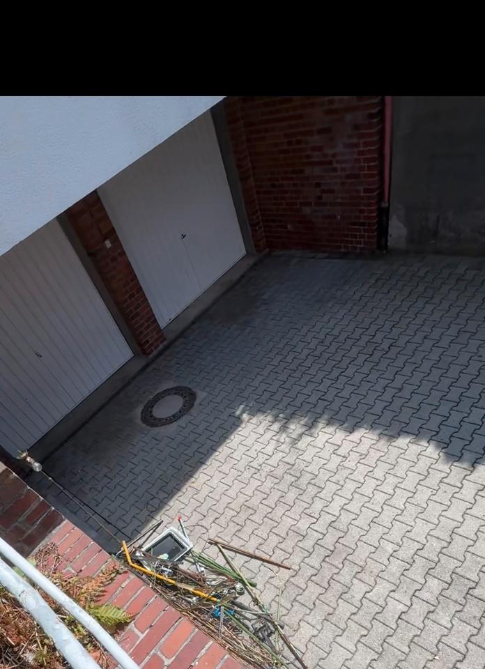 Helle 3 Zimmer-WohnungHaushälfte 1.OG zum 01.10.25 + Balkon