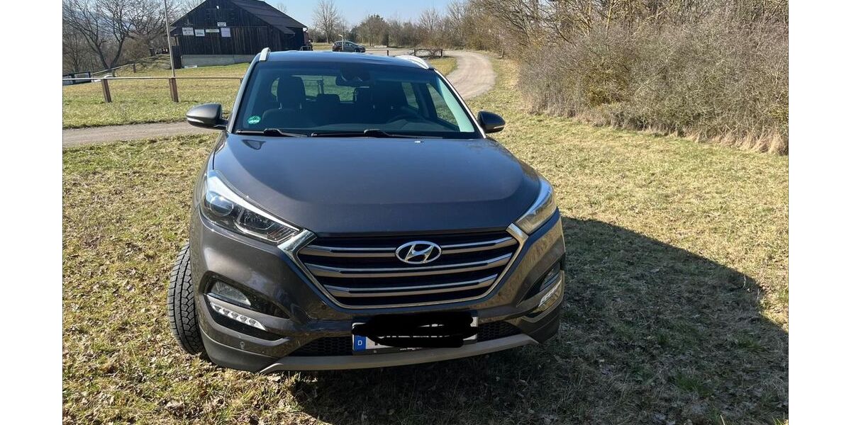 Hyundai TUCSON 80.000 km 14.900 &euro; Sand 97522