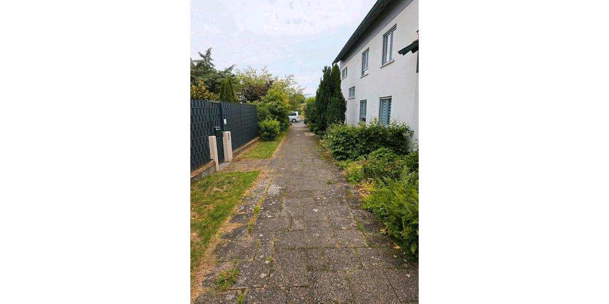 Reihenhaus Hohenroth - 9 Zimmer, 181 m&sup2;, 325.000&euro; | Angebot:26780713