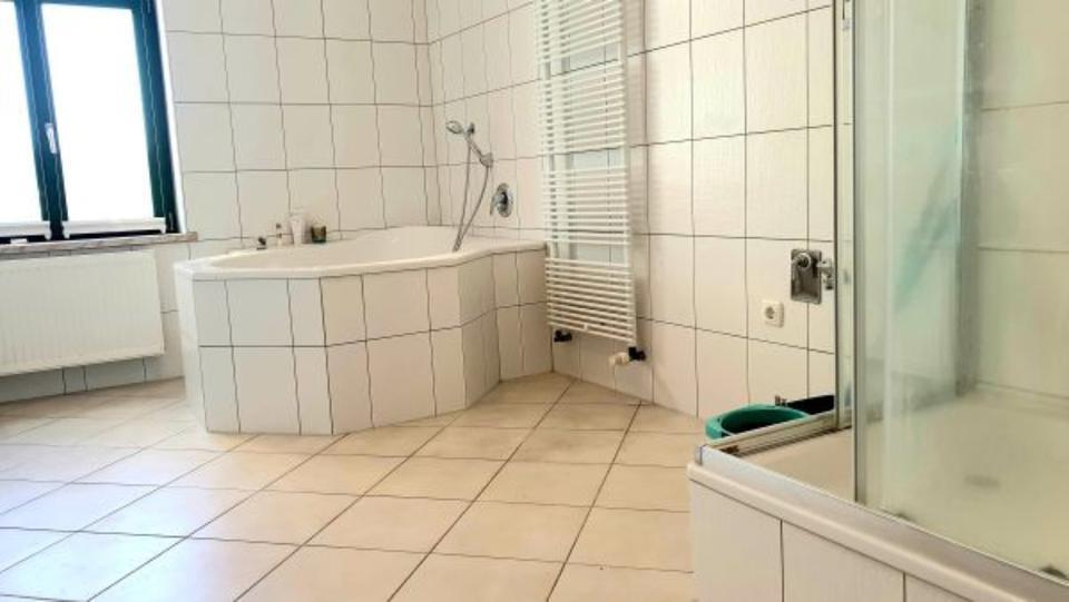 großzügige 4 RW in der Dr.- W.- Külz- Straße mit Gartennutzung zimmer