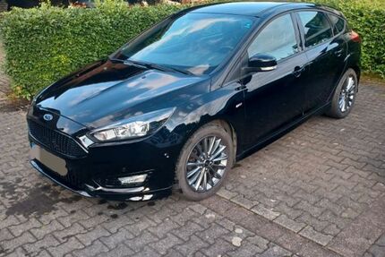 Ford Focus 90.000 km 6.950 &euro; Finnentrop 57413