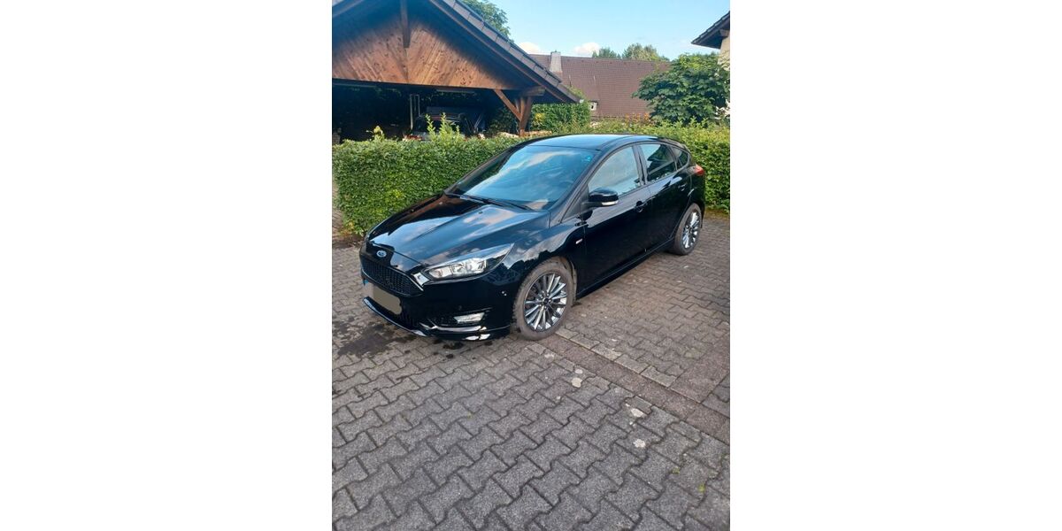 Ford Focus 90.000 km 6.950 &euro; Finnentrop 57413