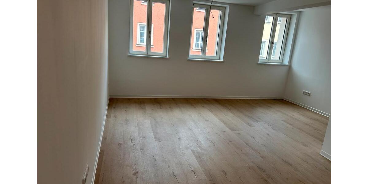 Etagenwohnung Weißenburg in Bayern - 3 Zimmer, 82 m&sup2;, 950&euro; | Angebot:26689350