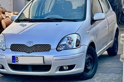 Toyota Yaris 100.000 km 2.500 &euro; Berlin 14109